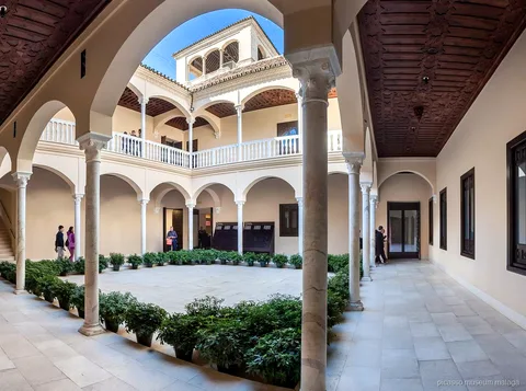 Dettaglio dell'architettura rinascimentale e mudéjar nel Palacio de Buenavista, sede del Museo Picasso Malaga