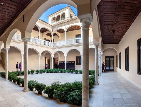 Détail de l'architecture Renaissance et mudéjare à l'intérieur du Palacio de Buenavista, siège du Musée Picasso Malaga