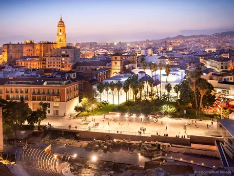 Museumzaal in het Picasso Museum Malaga met werken uit de vaste collectie