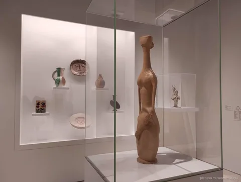 Facciata della casa natale di Picasso su Plaza de la Merced visitata durante il tour combinato