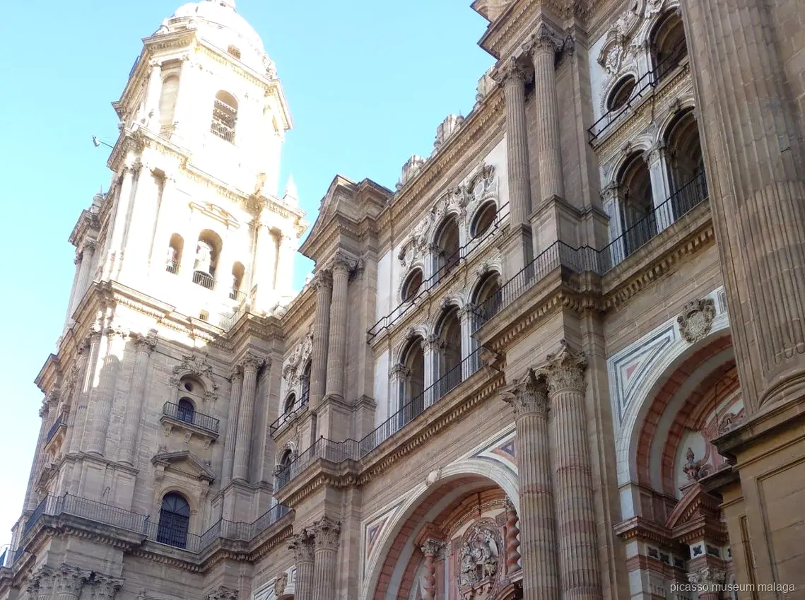 Façade de la Cathédrale de Malaga visitée lors de la visite combinée Cathédrale et Musée Picasso