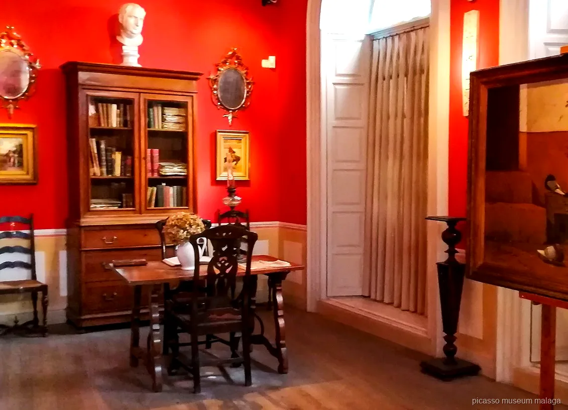 Petit groupe privé à l'intérieur du Musée Picasso Malaga pendant une visite guidée